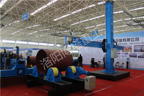 焊接機(jī)器人